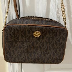 Michael kors logo cross body bag